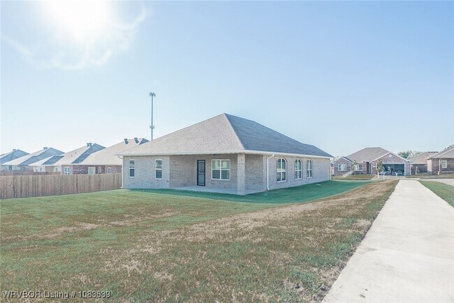 Building Photo - 9023 Mayswood Pl