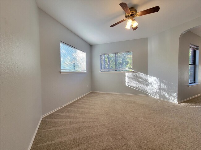 Building Photo - 809 Dogwood Trail