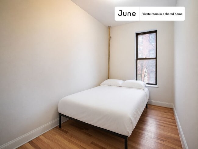 Building Photo - 81 W 124th St