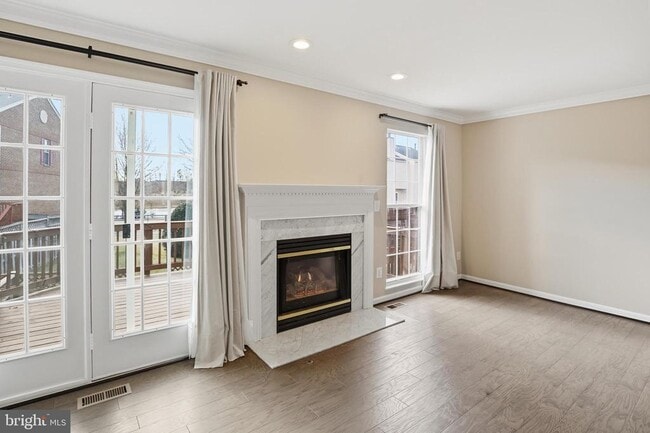 Building Photo - 12831 Silvia Loop