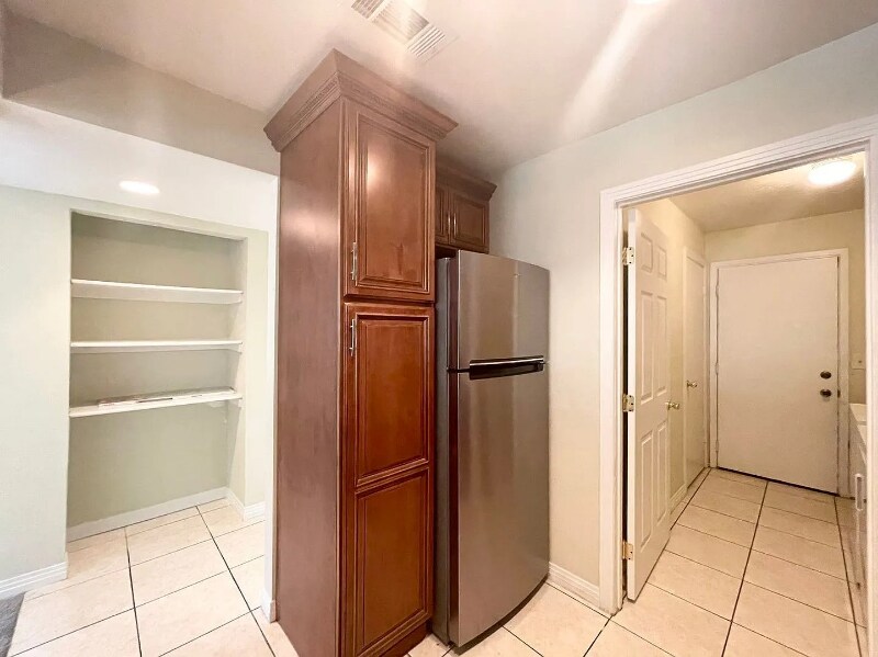 Building Photo - 6750 Del Rey Ave