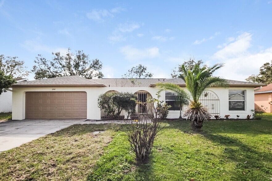 Primary Photo - 12560 Illinois Woods Ln