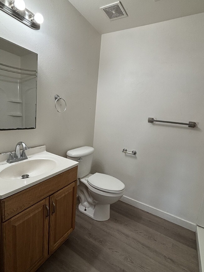 Building Photo - Available Soon! Apply now for this cute one bedroom apartment for $1200