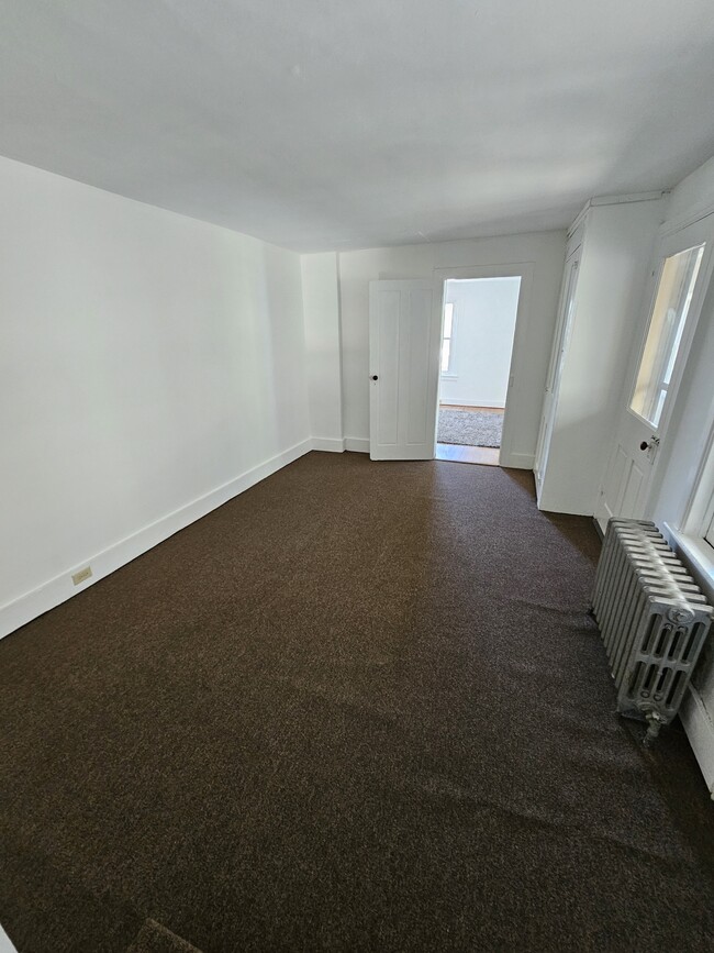 Building Photo - 829 Willow St