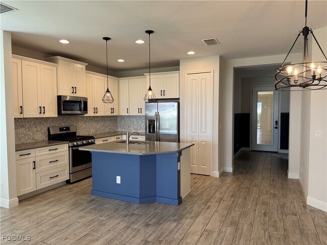 Building Photo - 4550 Mystic Blue Wy