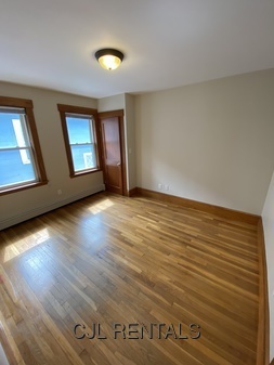 Building Photo - 98 Alpine St