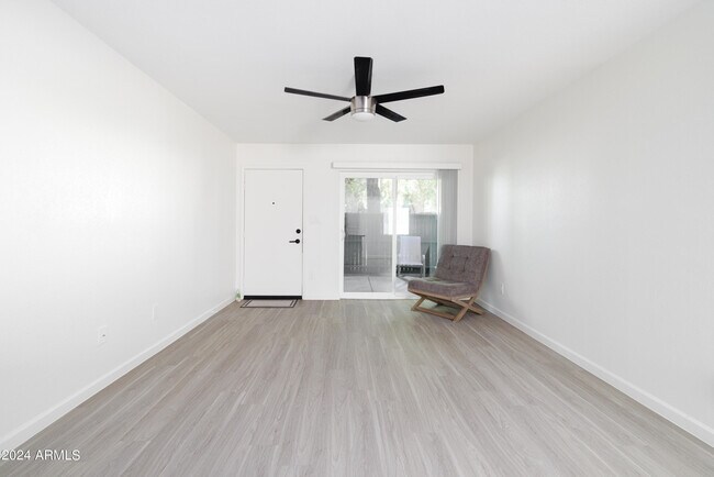 Building Photo - 2938 N 61st Pl