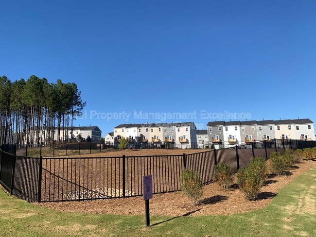 Building Photo - 473 Carolina Spgs Blvd