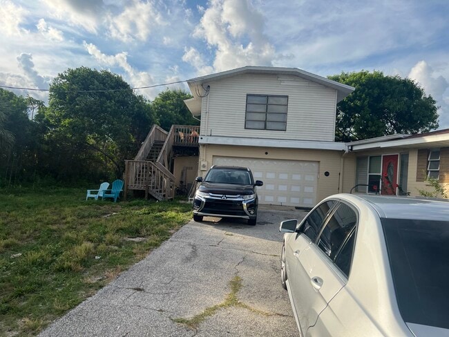 Building Photo - 2326 Cres Ridge Rd