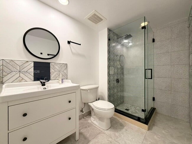 Building Photo - 950 Brickell Bay Dr