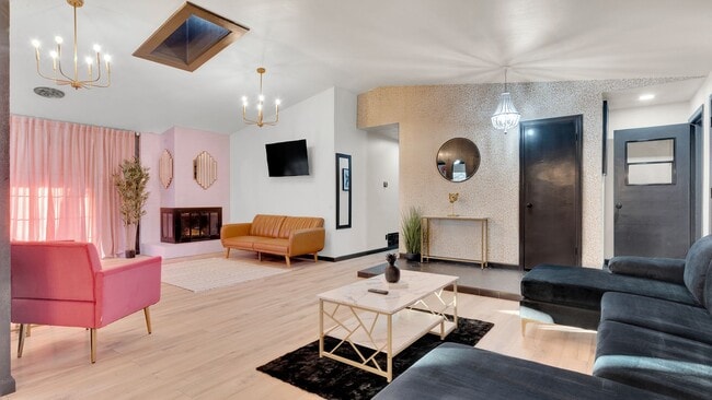 Building Photo - Fully furnished 3/2 Ardmore Highly Desired Neighborhood in ARDMORE