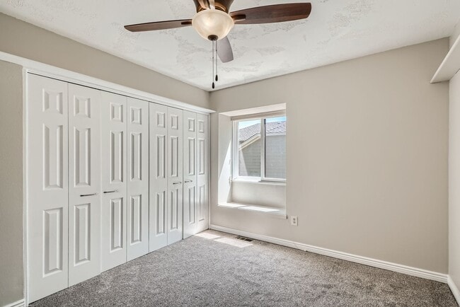 Building Photo - Stunning Home by Arapahoe Lake
