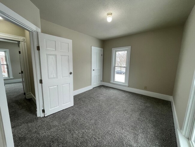 Building Photo - Beautiful 4 Bedroom 1 Bath House for Rent