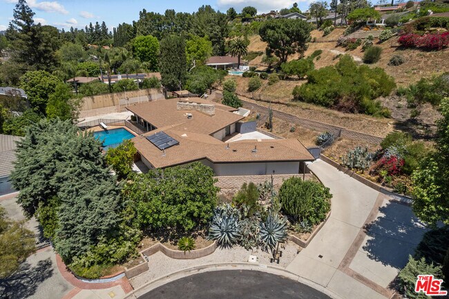 Building Photo - 10421 Beckford Ave