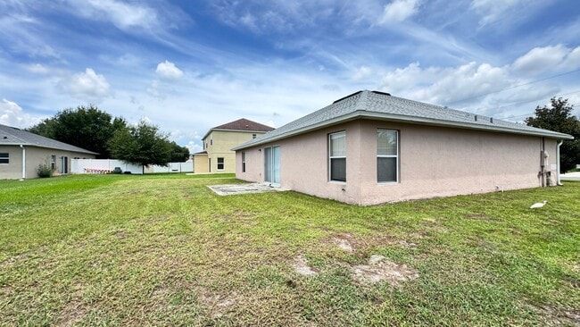 Building Photo - Split Floor plan 3/2 in Poinciana