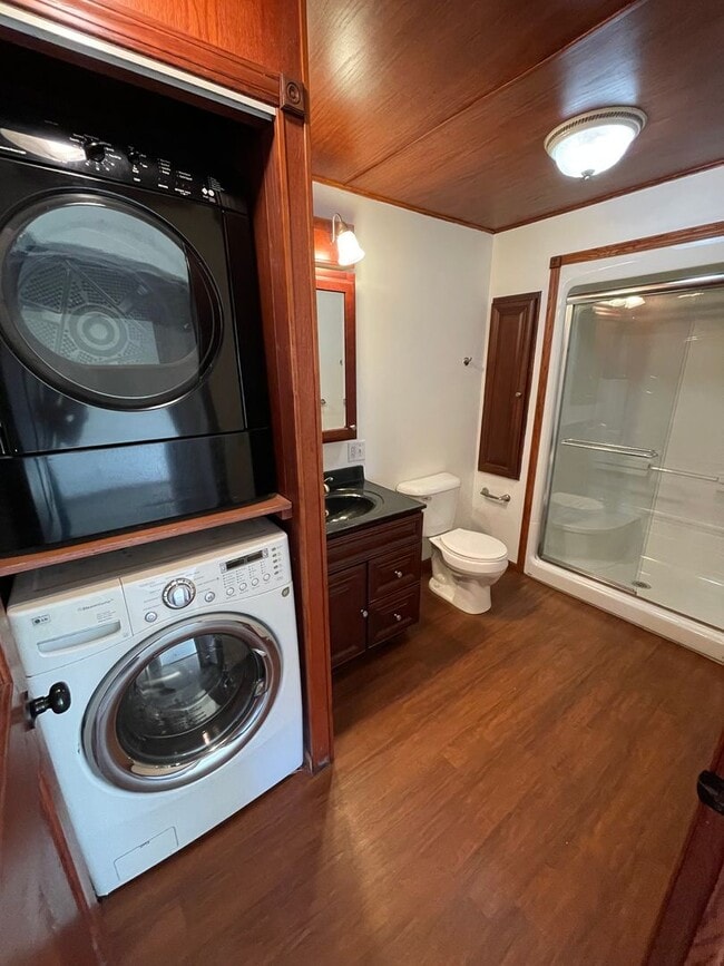 Building Photo - 1511-1513 Logan Ave