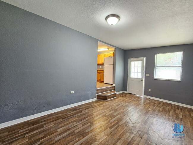Building Photo - 3 Bedroom 1 Bath House for Rent in Lakeland *Move-In Special*