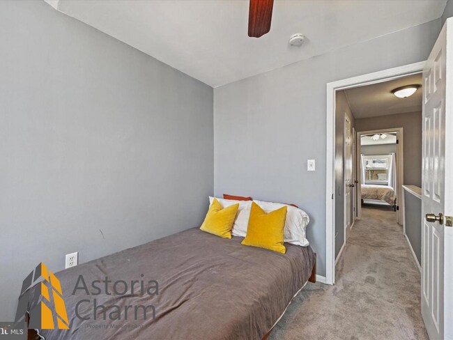 Building Photo - Beautifully Renovated 2-Bed, 1-Bath with P...