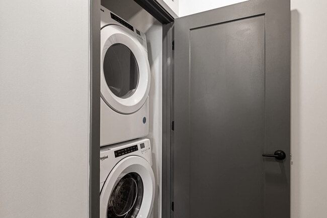 Building Photo - 6160 N Rural St