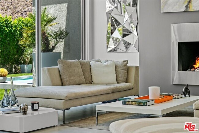 Building Photo - 1175 Los Robles Dr