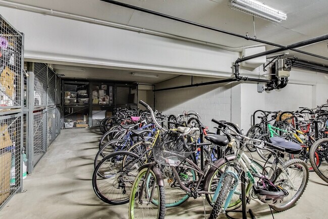 Building Photo - 375 W Erie St