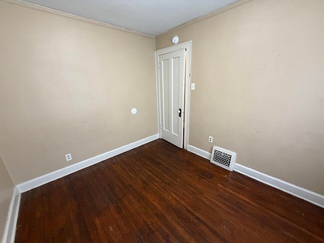 Building Photo - 225 Delaware-