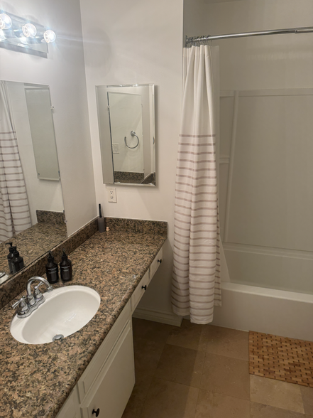 Guest bathroom. - 6001 Canterbury Dr