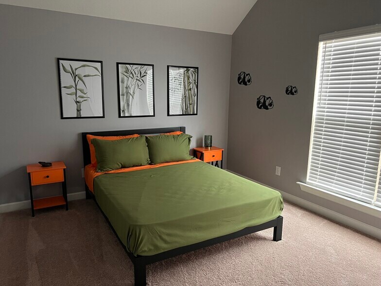 Building Photo - 4875 Ken Miles Dr