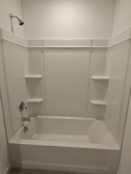 Building Photo - 302 Asterwood Ln