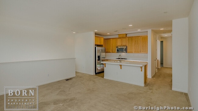 Building Photo - 643 Turnbuckle Dr