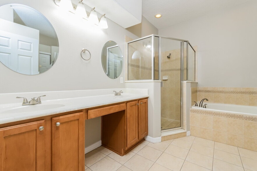 Building Photo - 15321 Sandy Hook Ln