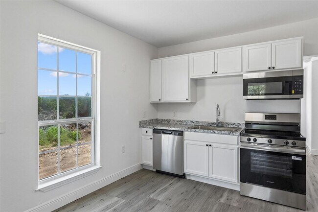 Building Photo - 255 Foothill Rd