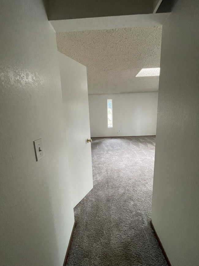 Building Photo - 2028 E 34th St