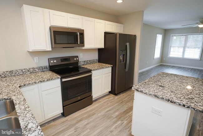 Building Photo - 2007 S Old Mill Dr