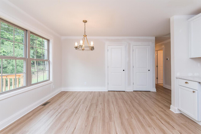 Building Photo - 1140 Orchard Dr