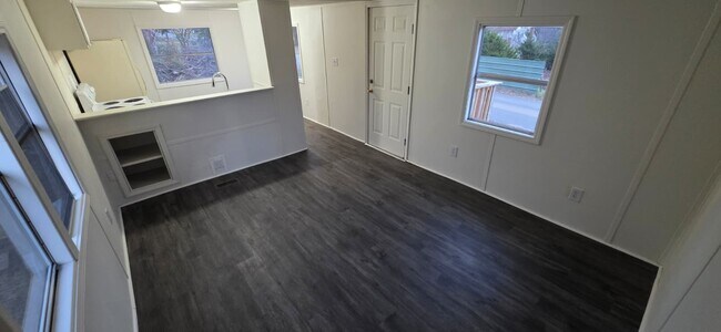 Building Photo - 8364 Cedar St