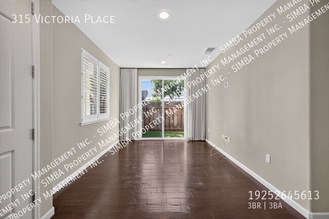 Building Photo - 315 Victoria Pl