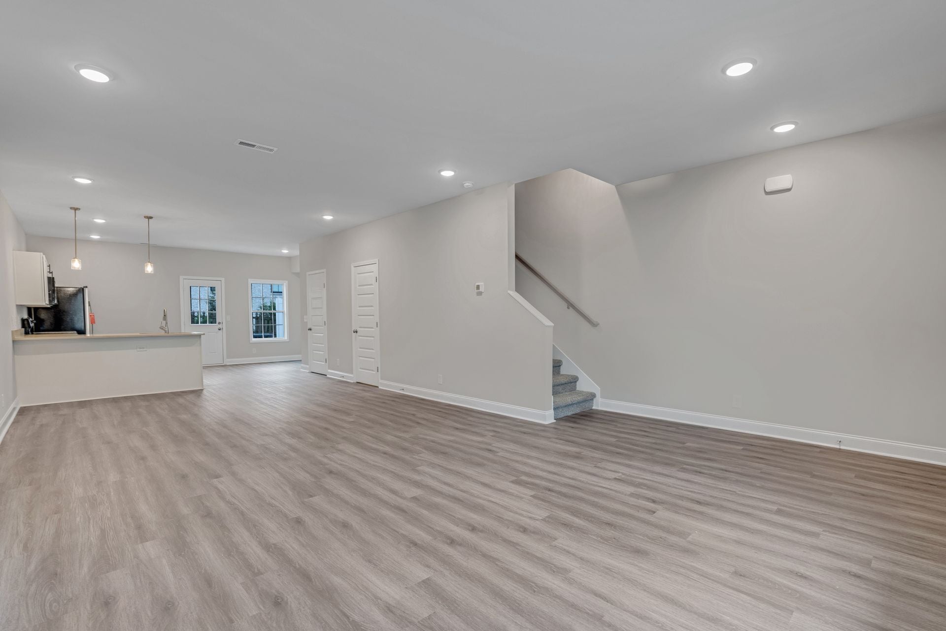 Building Photo - Excell Pointe 2 Bedroom Townhomes