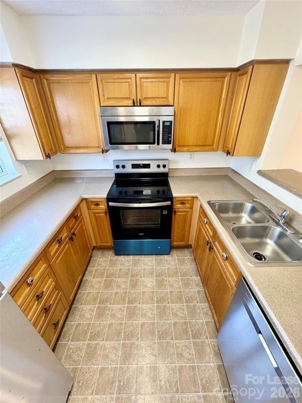 Building Photo - 3734 Melrose Cottage Dr