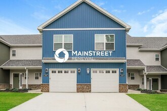 Building Photo - 3 Bedroom Pet-Friendly Home in Jeffersonville, IN with Main Street Renewal