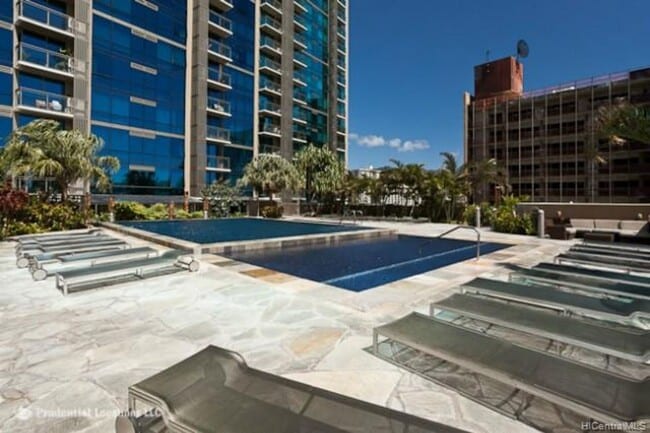 Building Photo - Capitol Place 2/2/2