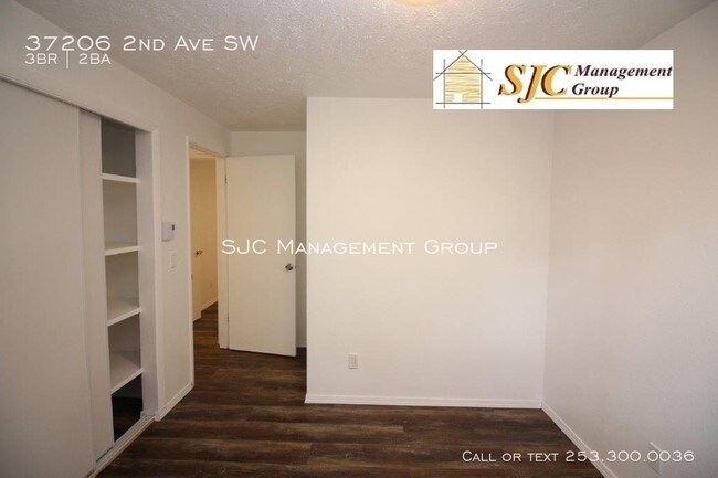 Building Photo - Three Bedroom Plus Finished Basement