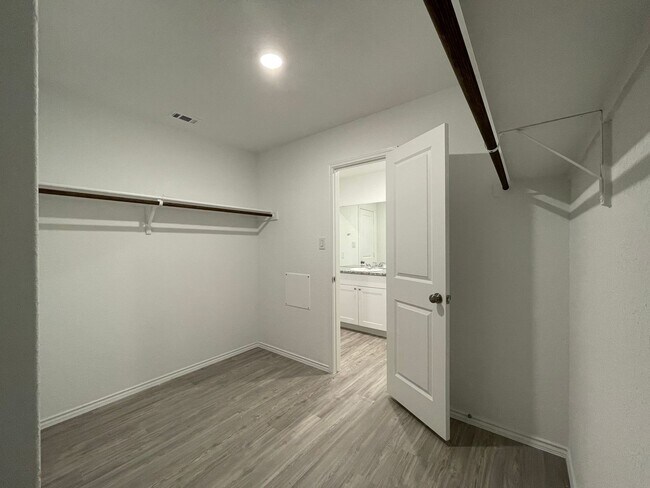 Building Photo - Single family home for rent