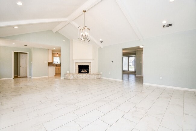 Building Photo - 15711 Pine Mountain Dr