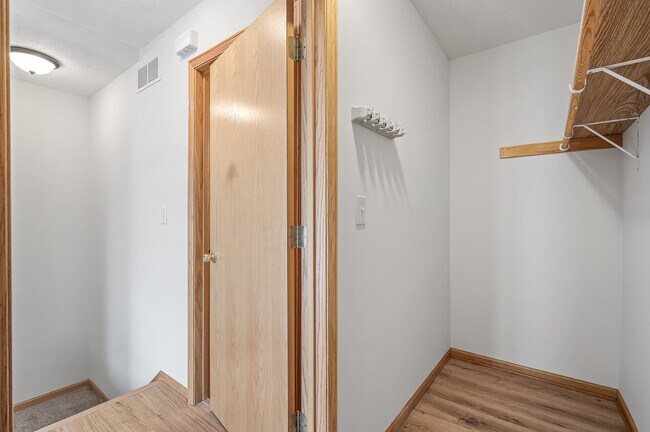 Building Photo - 2549 Cobble Hill Ct