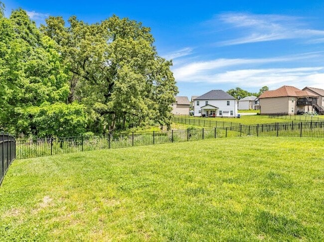 Building Photo - 5 Bedroom Pet Friendly Home For Rent!