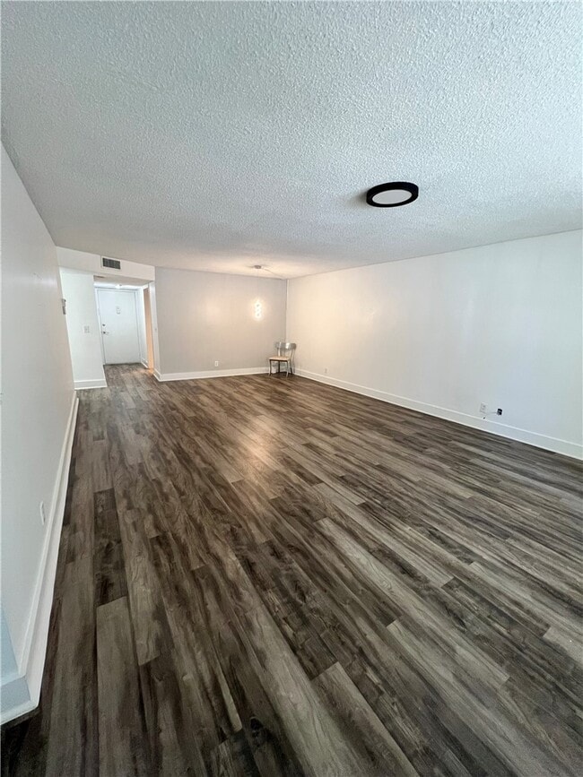 Building Photo - 10044 S Ocean Dr