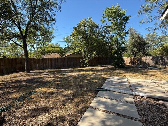 Building Photo - 5814 Gloucester Ln