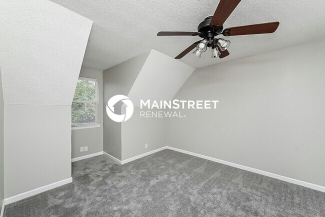 Building Photo - 3 Bedroom Pet-Friendly Home in Nashville, TN with Main Street Renewal