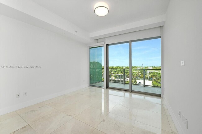 Building Photo - 350 Ocean Dr
